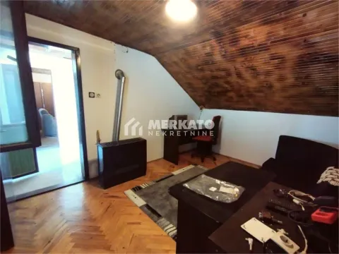 Prodaja, kuća, 249m², Dolja, Zrenjanin - image 17