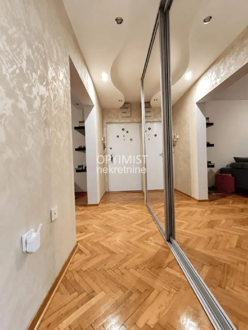 Prodaja, trosoban stan, 79m², Savski Venac, Beograd