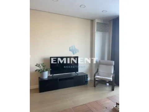 Izdavanje, trosoban stan, 90m², Savski Venac, Beograd - image 3