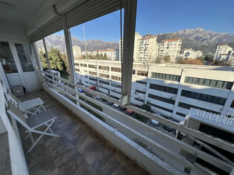 Prodaja, dvosoban stan, 70m², Centar, Bar