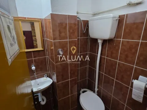 Izdavanje, poslovni prostor, 130m², Stara Varoš, Podgorica - image 6