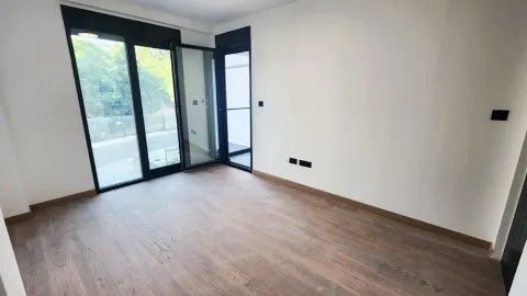 Izdavanje, trosoban stan, 111m², Vezirov Most, Podgorica - image 9