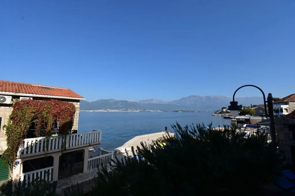 Prodaja, kuća, 210m², Krašići, Tivat
