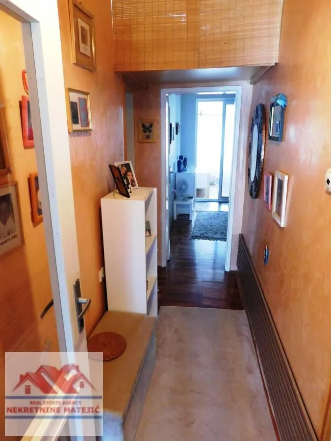 Prodaja, dvosoban stan, 65m², Centralna radionica, Kragujevac