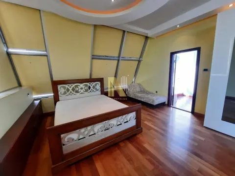 Izdavanje, stan, 263m², Bulevar Evrope, Novi Sad Sve Podlokacije - image 14