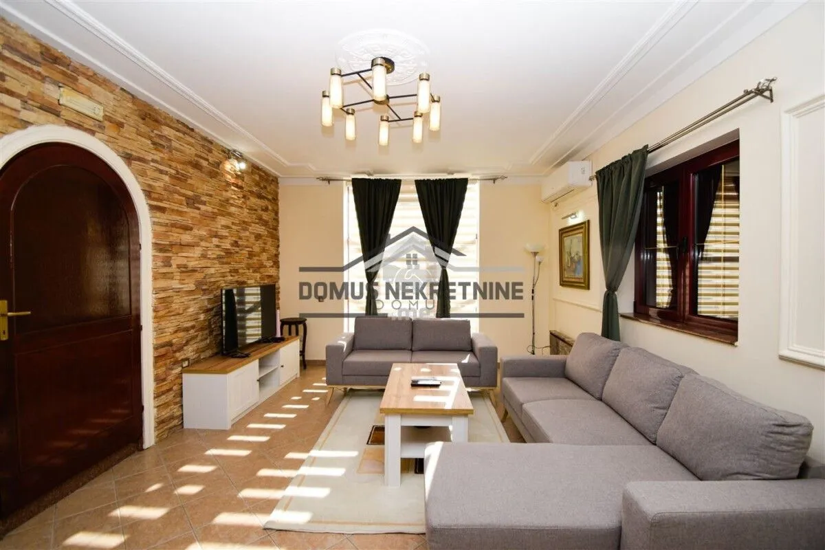 Rent, house, 200m², Donja Gorica, Podgorica