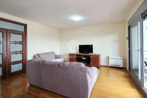 Rent, two bedroom apartment, 125m², Gorica C, Podgorica - image 9