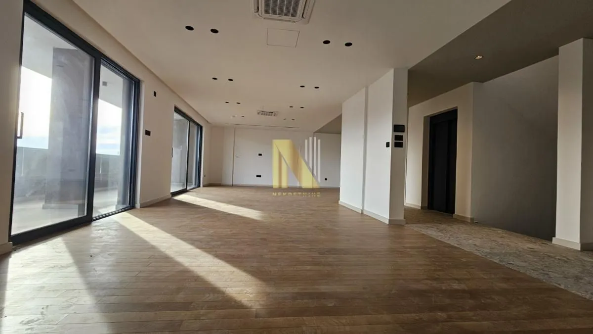 Sale, apartment, 221m², Bulevar patrijarha Pavla, Novi Sad Sve Podlokacije