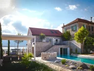 Izdavanje, kuća, 170m², Tivat, Crna Gora - image 1