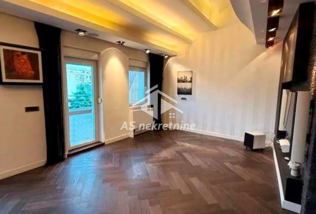 Prodaja, četvorosoban stan, 117m², Vračar Sve Podlokacije, Beograd