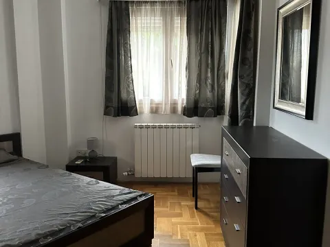 Izdavanje, dvosoban stan, 65m², Centar, Podgorica - image 10