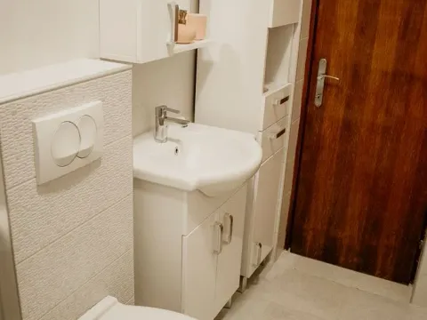 Izdavanje, garsonjera, 42m², Dubovica, Budva - image 8