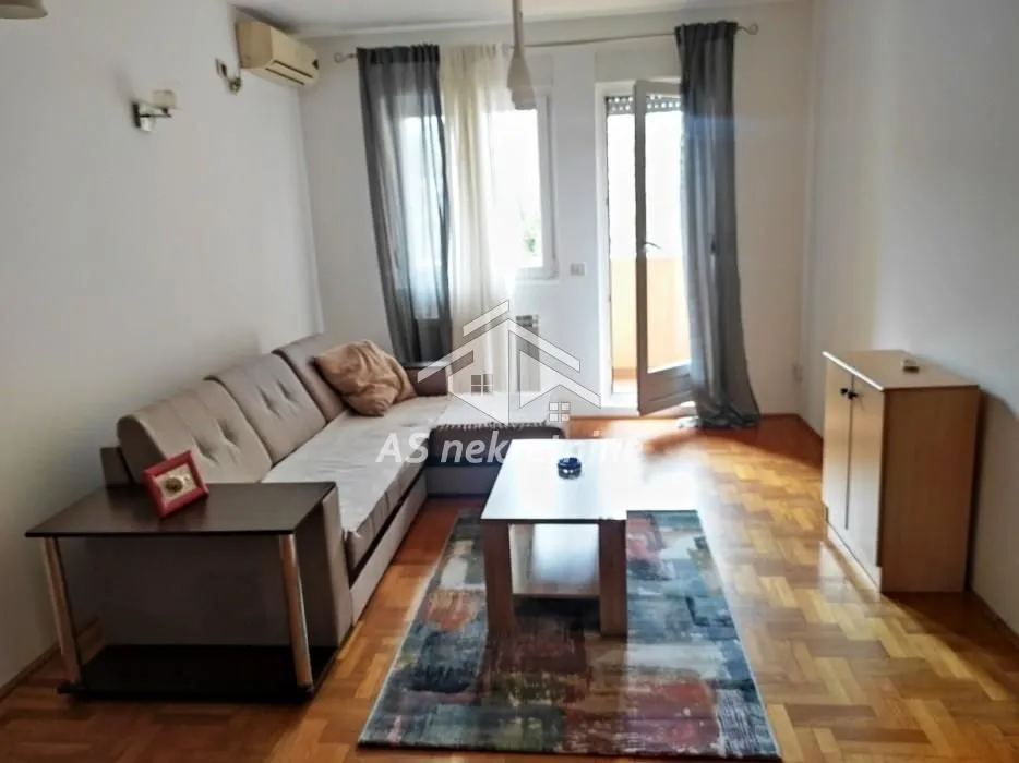 Izdavanje, dvosoban stan, 51m², Đeram Pijaca, Beograd
