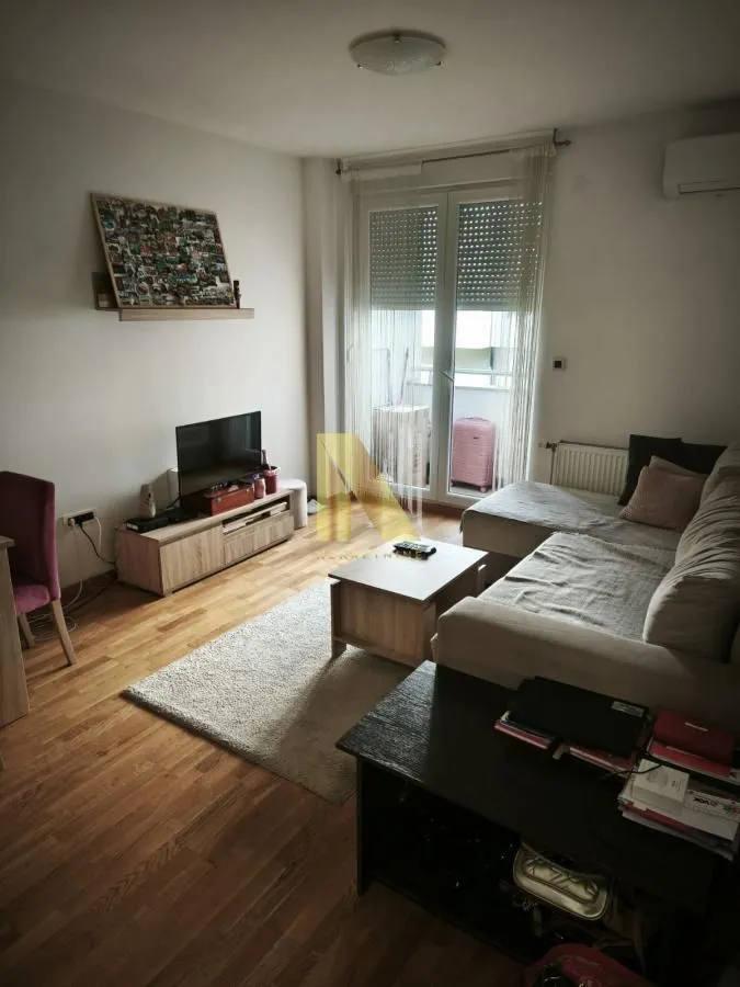 Izdavanje, dvosoban stan, 38m², Sajmište, Novi Sad
