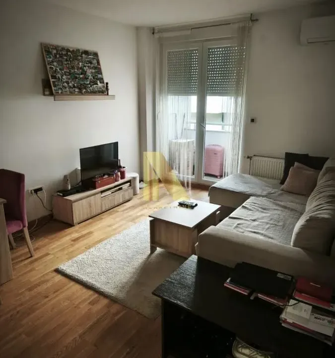 Izdavanje, dvosoban stan, 38m², Sajmište, Novi Sad