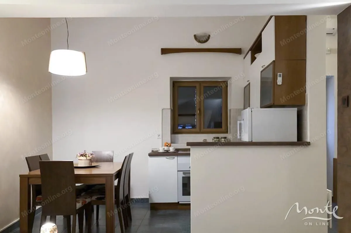 Prodaja, dvosoban stan, 50m², Grad, Kotor