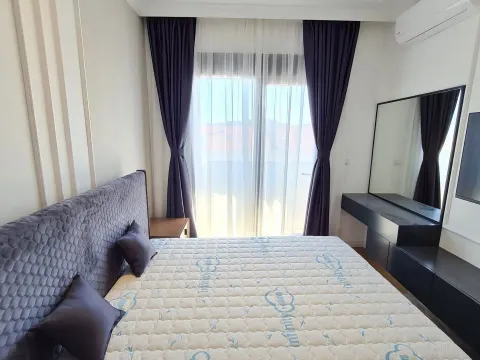 Izdavanje, dvosoban stan, 80m², Centar, Bar - image 4