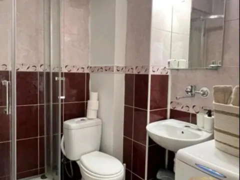 Izdavanje, trosoban stan, 80m², Stari Grad, Beograd - image 16