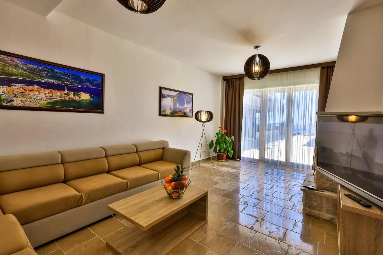 Sale, house, 225m², Reževići, Budva