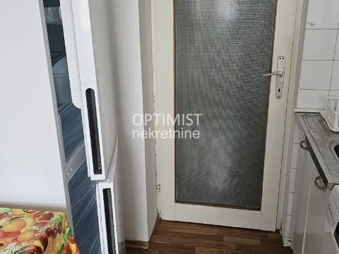 Izdavanje, trosoban stan, 78m², Zemun Centar, Zemun Sve Podlokacije - image 4
