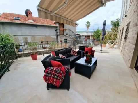 Izdavanje, dvosoban stan, 48m², Centar, Herceg Novi - image 6