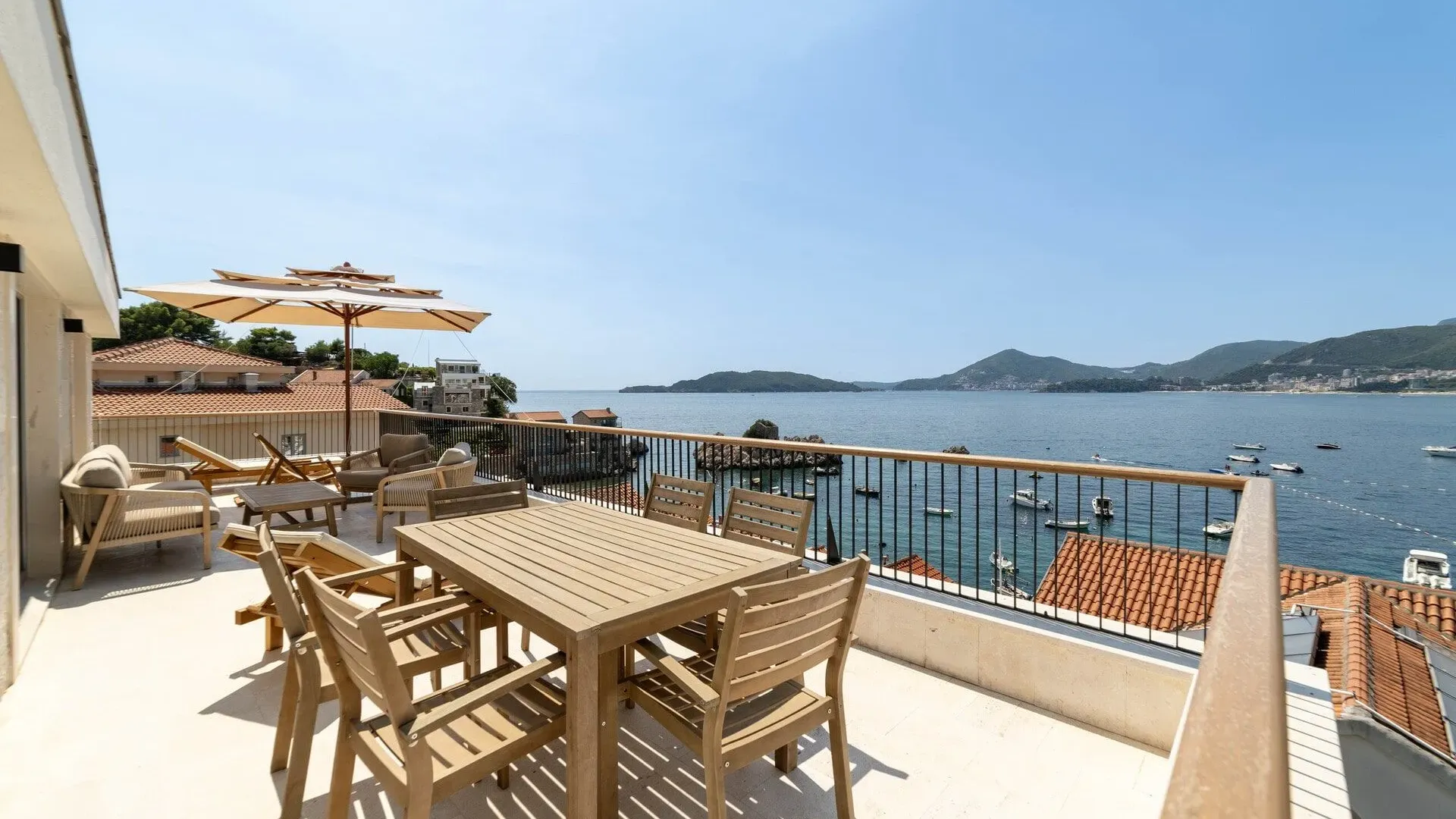 Sale, hospitality venue, 358m², Pržno, Budva