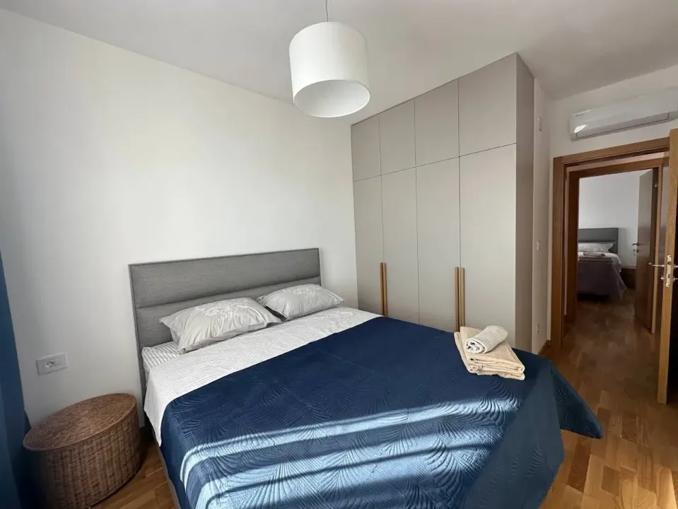 Rent, two bedroom apartment, 62m², Bečići, Budva