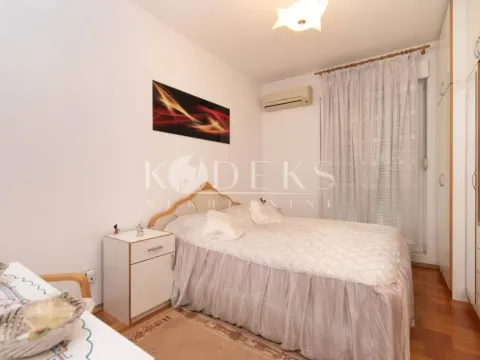 Izdavanje, dvosoban stan, 55m², Stari Aerodrom, Podgorica - image 2