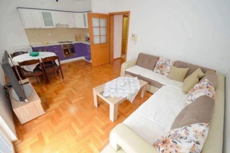 Prodaja, dvosoban stan, 72m², Đenovići, Herceg Novi