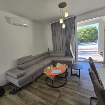 Izdavanje, jednosoban stan, 40m², Gradiošnica, Tivat - image 1