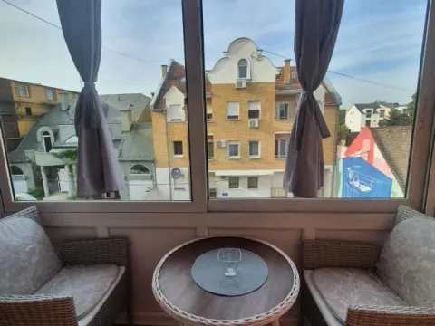 Izdavanje, dvosoban stan, 43m², Bulevar Evrope, Novi Sad Sve Podlokacije - image 8
