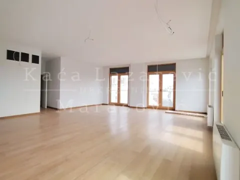 Izdavanje, trosoban stan, 166m², Čubura, Beograd - image 2