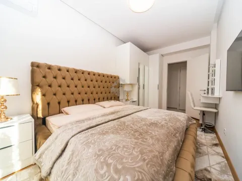 Izdavanje, dvosoban stan, 88m², Stara Varoš, Podgorica - image 9