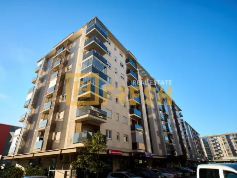 Prodaja, jednosoban stan, 47m², City Kvart, Podgorica - image 1