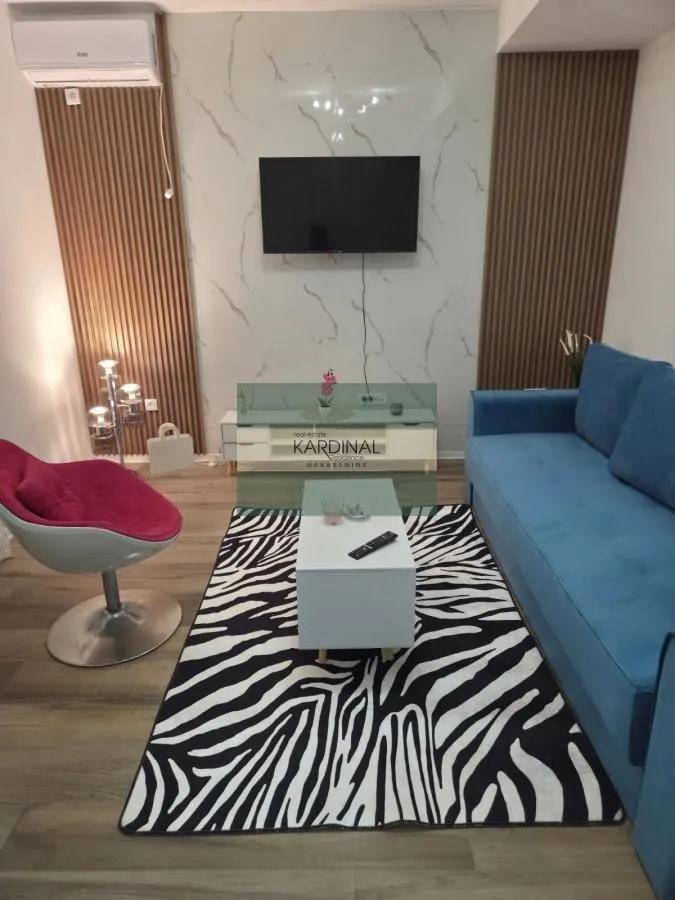 Izdavanje, dvosoban stan, 59m², Vašarište, Kragujevac