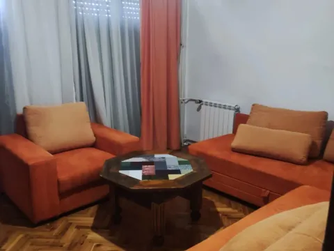 Izdavanje, kuća, 200m², Zagorič, Podgorica - image 9