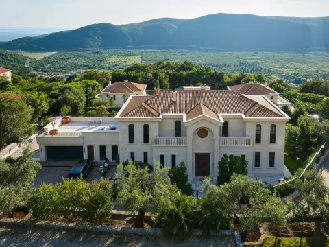 Izdavanje, kuća, 570m², Budva, Crna Gora - image 17