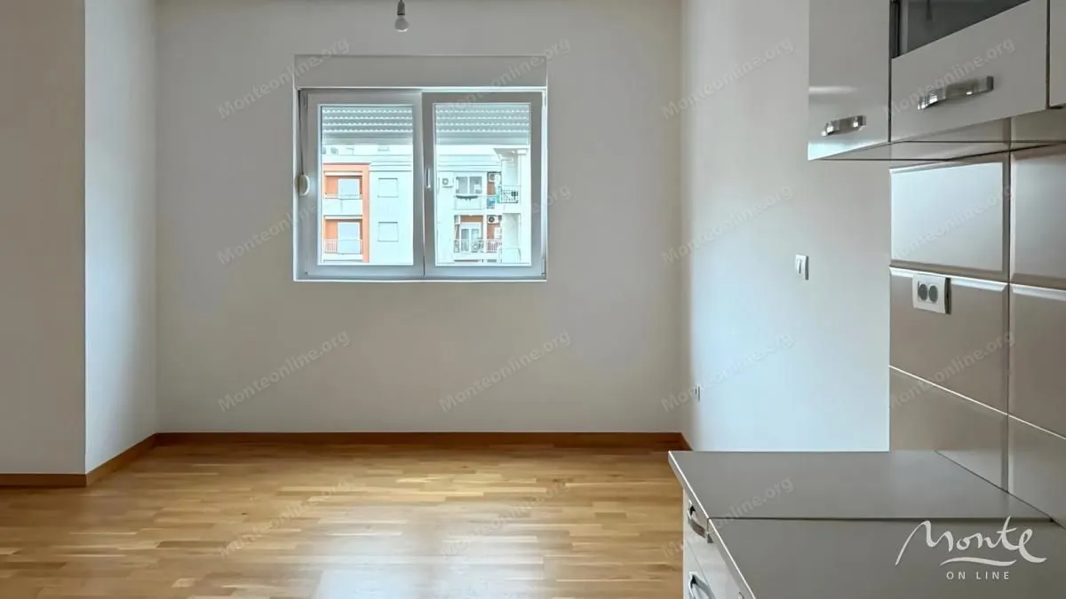 Prodaja, dvosoban stan, 73m², Tuški Put, Podgorica