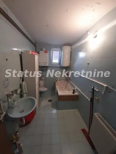 Prodaja, kuća, 200m², Futog, Novi Sad Sve Podlokacije