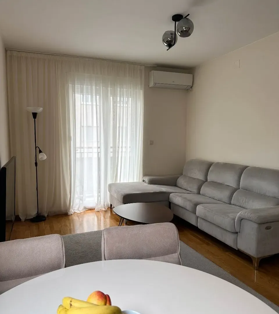 Izdavanje, dvosoban stan, 53m², Zabjelo, Podgorica