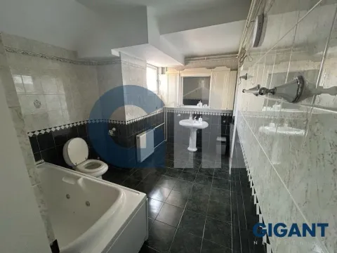 Prodaja, stan, 176m², Autokomanda, Voždovac Sve Podlokacije