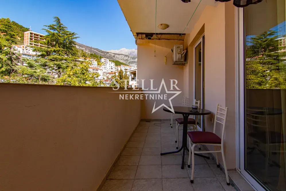 Prodaja, trosoban stan, 90m², Centar, Budva