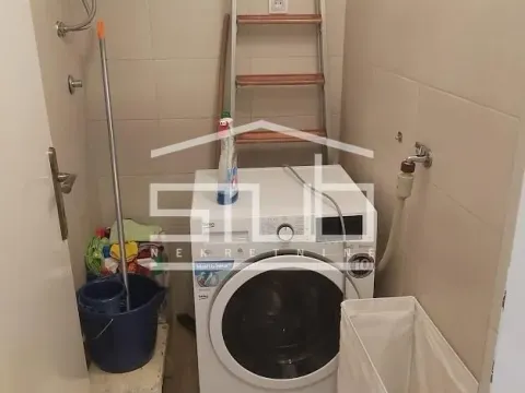 Izdavanje, trosoban stan, 85m², Vračar Centar, Vračar Sve Podlokacije - image 2