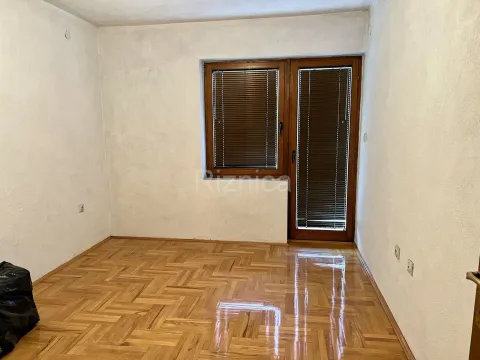 Sale, house, 306m², Niš, Srbija - image 6