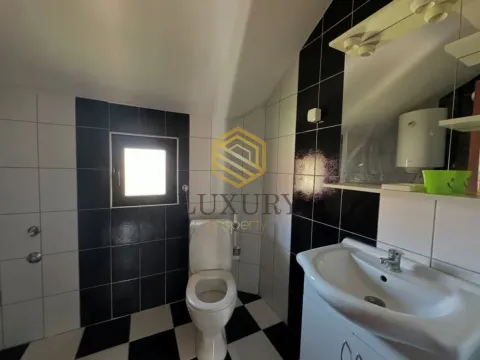 Izdavanje, dvosoban stan, 85m², Zagorič, Podgorica - image 11