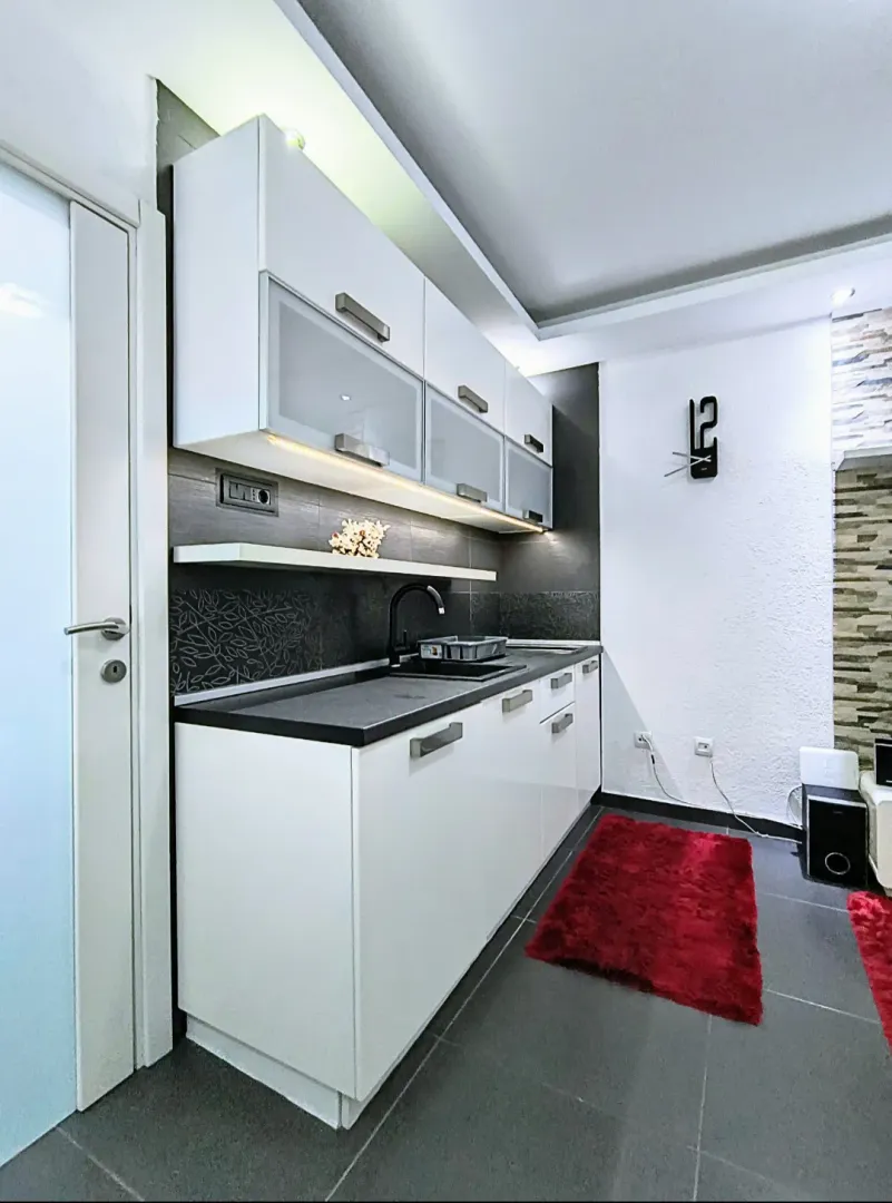 Izdavanje, jednosoban stan, 30m², Centar, Bar