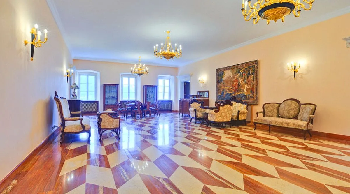 Sale, house, 1500m², Dobrota, Kotor