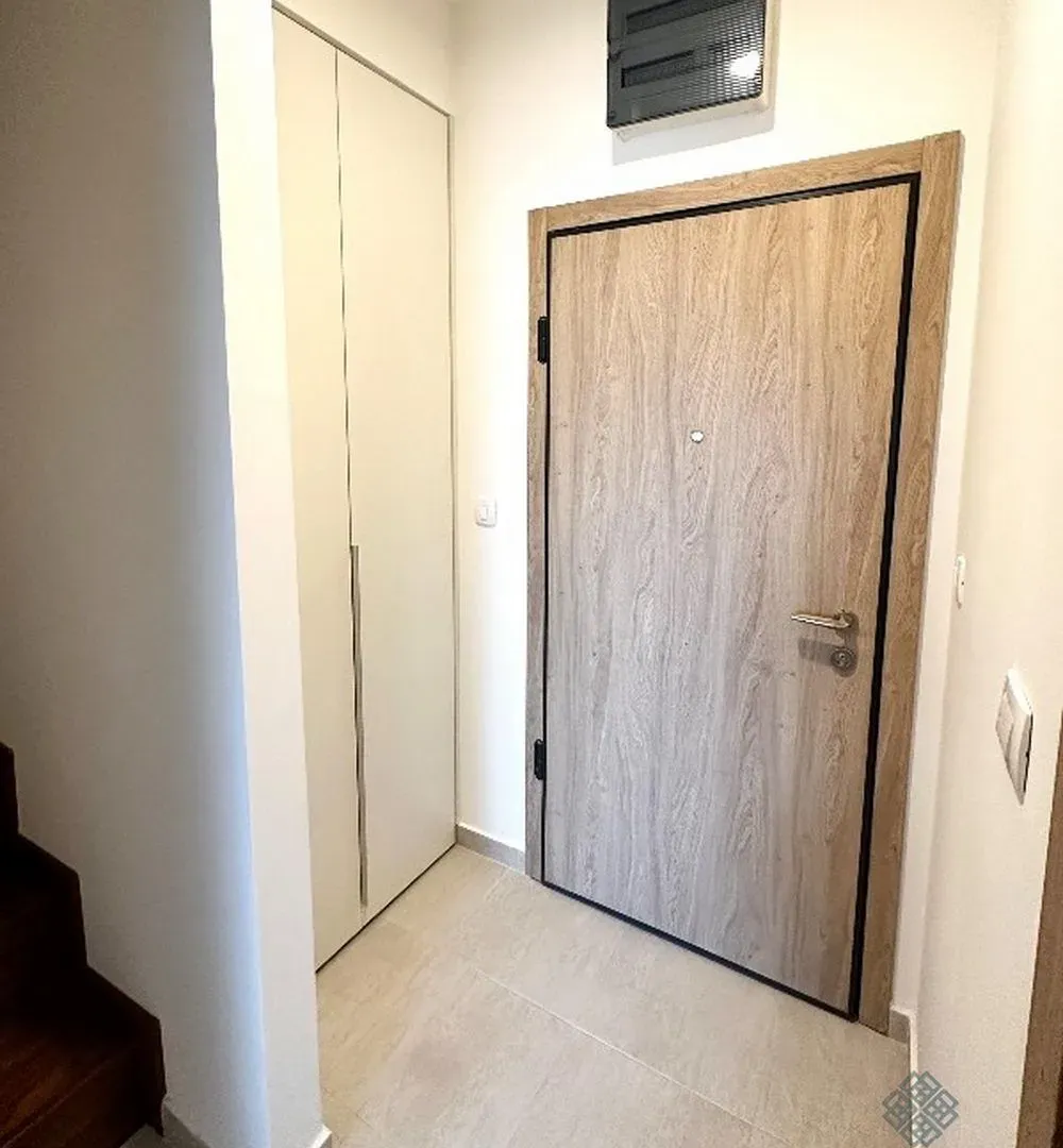 Izdavanje, četvorosoban stan, 127m², Master Kvart, Podgorica