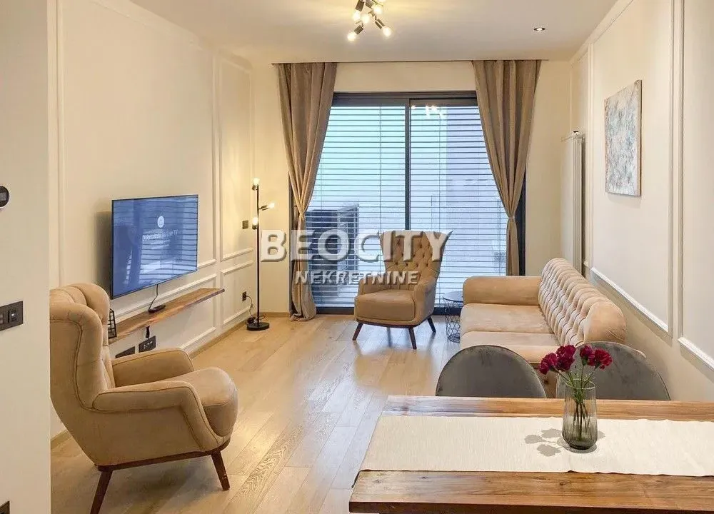 Izdavanje, trosoban stan, 68m², Dorćol Sve Podlokacije, Beograd