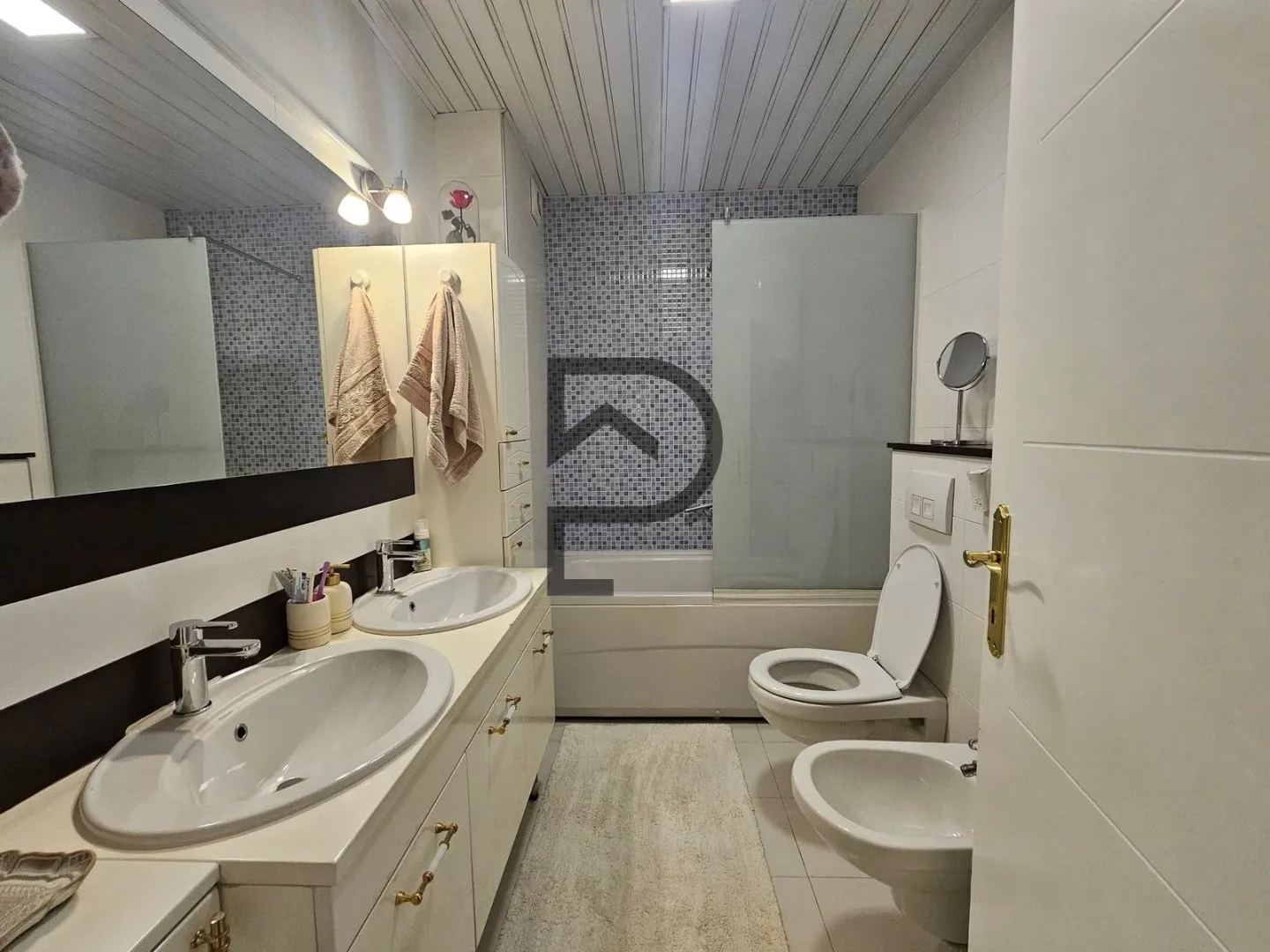 Rent, three bedroom apartment, 119m², City Kvart, Podgorica